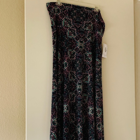 L LuLaRoe Maxi in fun print - Picture 1 of 5
